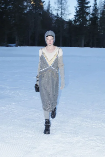 Look 49
